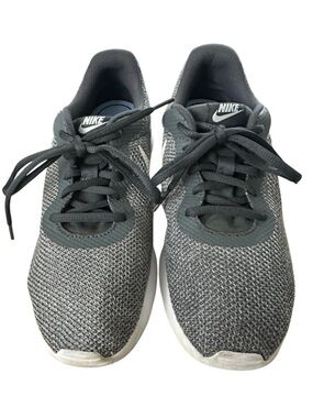Nike Tanjun Lace Up Sneakers Low Top Style Se AR1903001 Womens 8
